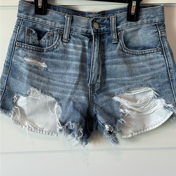Adorable American Eagle Jean shorts, size 0 - Picture 1 of 4